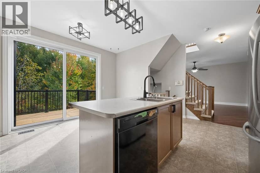 83 GLAZEBROOK Crescent — photo 13 of 40