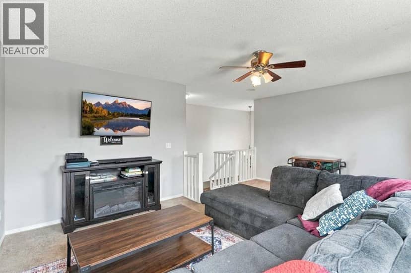 27 Chapman Close SE — photo 20 of 40