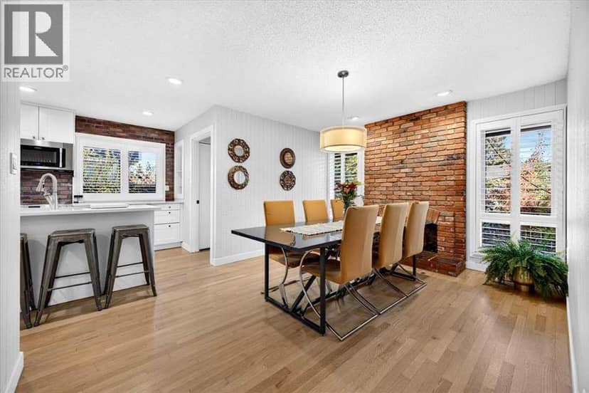 36 Lake Lucerne Close SE — photo 13 of 30