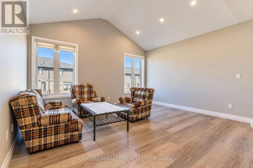 60 Lark Street — photo 10 of 38