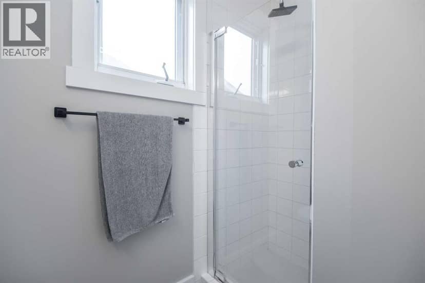 118 Eversole Crescent — photo 13 of 40