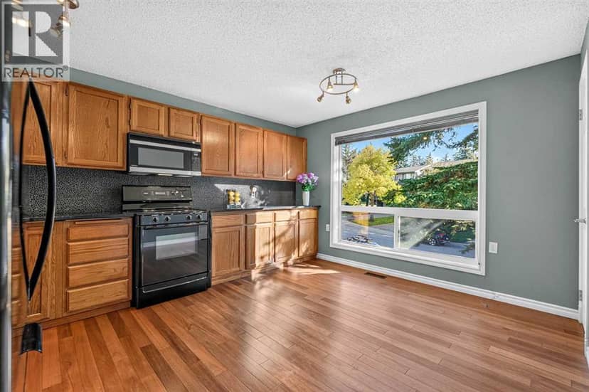 135 Point Drive NW — photo 10 of 34