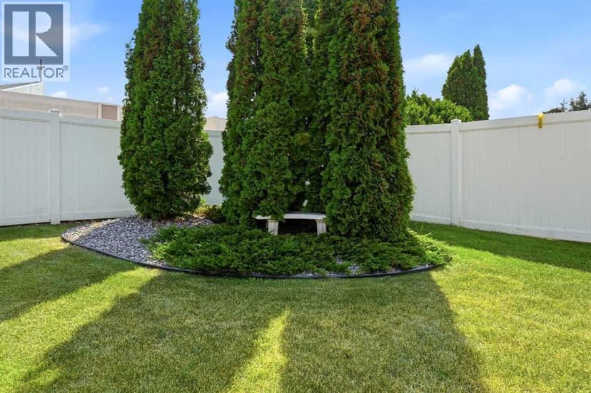 90 Duncan Crescent — photo 37 of 40