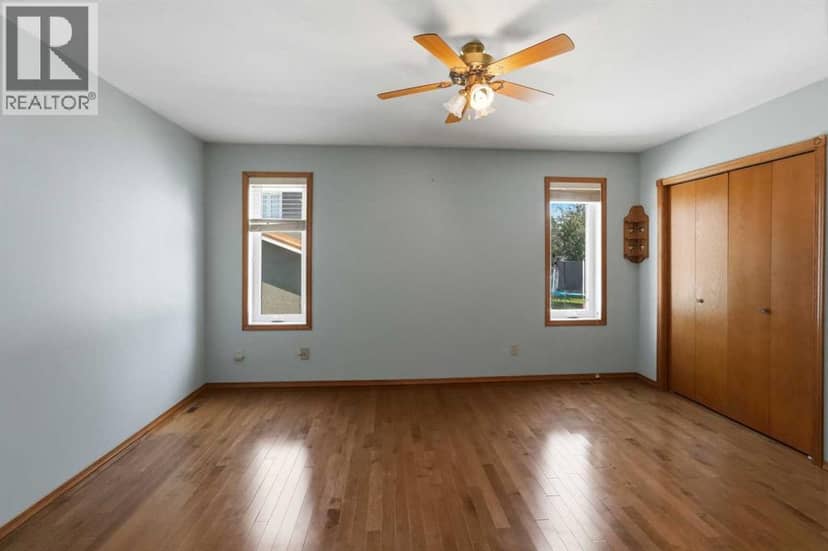 90 Duncan Crescent — photo 19 of 40