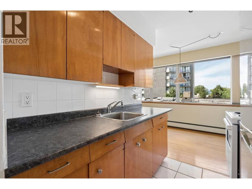 401 1315 Cardero Street — photo 16 of 35