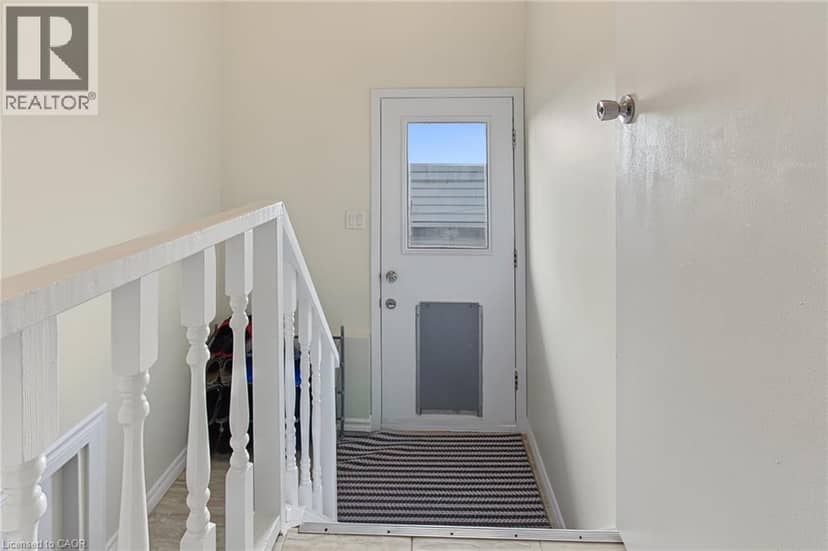 35 GARDEN Crescent — photo 22 of 40