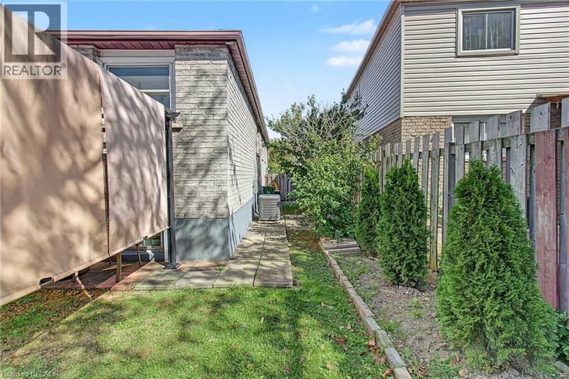 35 GARDEN Crescent — photo 40 of 40