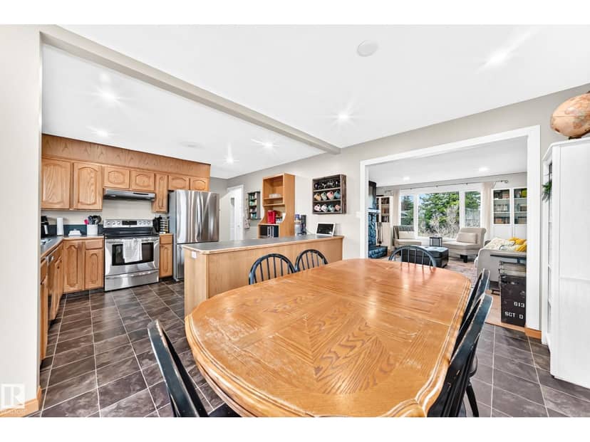 87 Waverley Cr — photo 24 of 40
