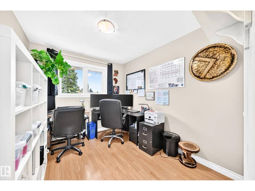 87 Waverley Cr — photo 33 of 40