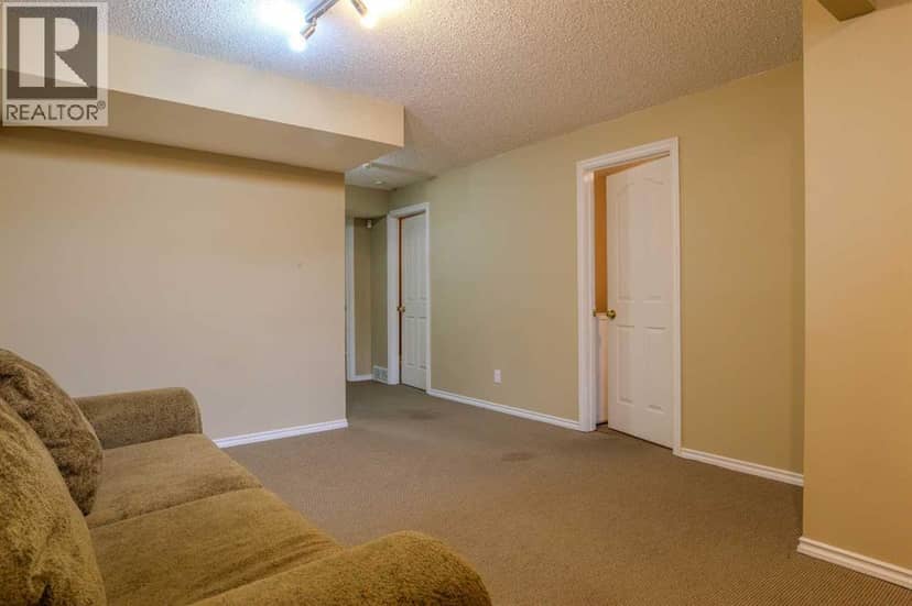 161 Saddlecrest Close NE — photo 30 of 40