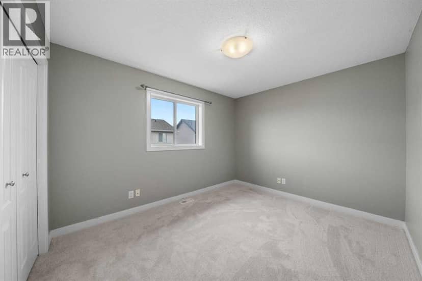 87 Brightonstone Gardens SE — photo 13 of 40