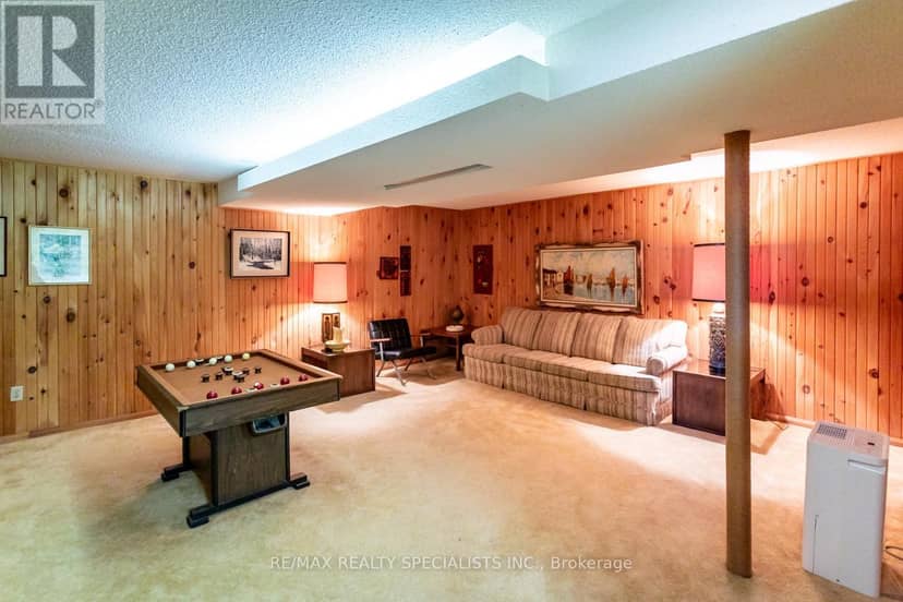 2412 Brasilia Circle — photo 33 of 40