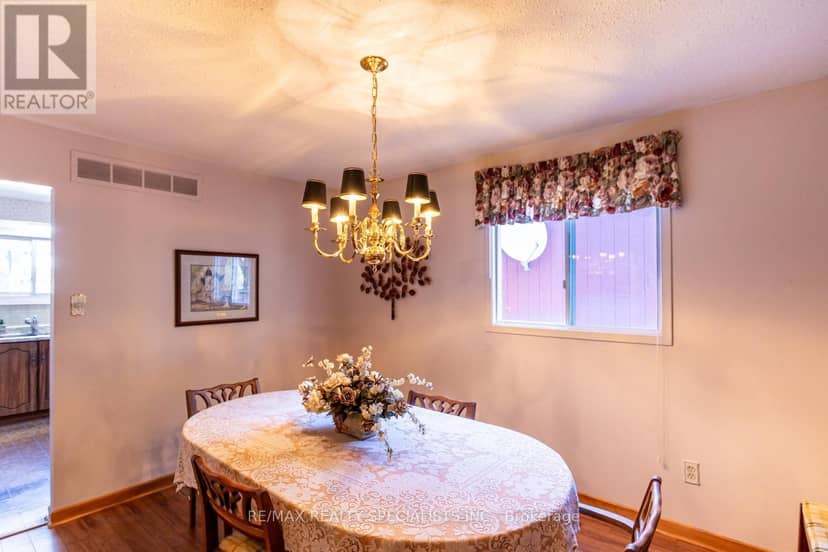 2412 Brasilia Circle — photo 15 of 40