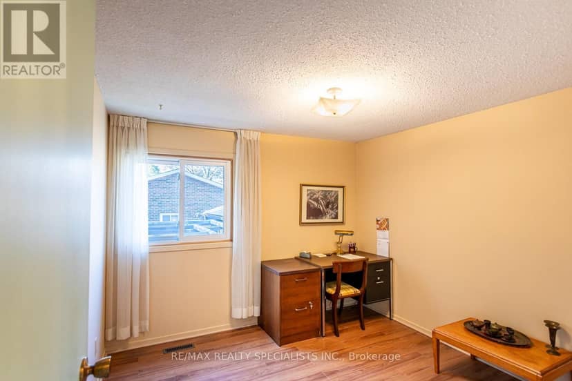 2412 Brasilia Circle — photo 19 of 40