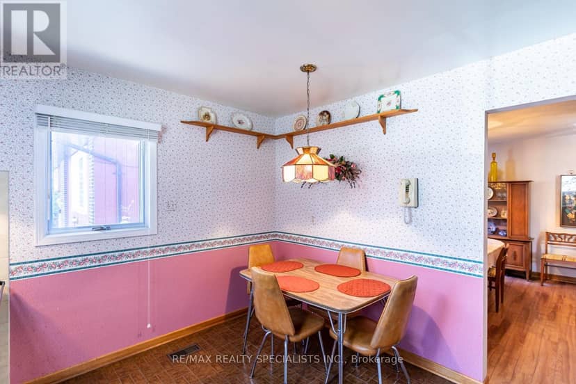 2412 Brasilia Circle — photo 9 of 40