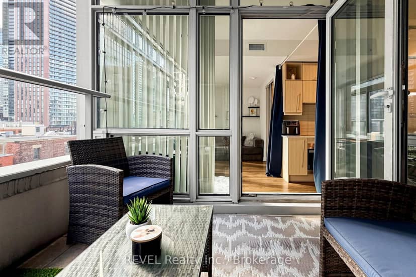 705 - 30 Nelson Street — photo 23 of 40