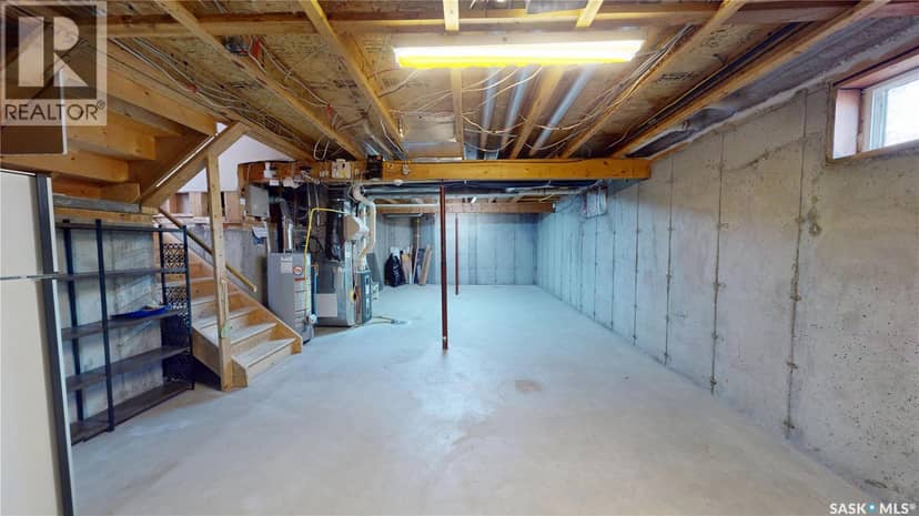 803 Swan CRESCENT — photo 34 of 40