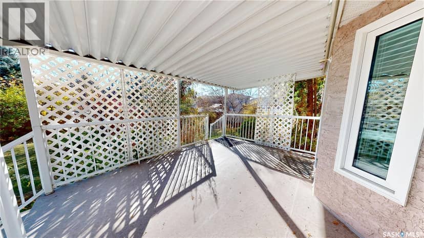 803 Swan CRESCENT — photo 35 of 40