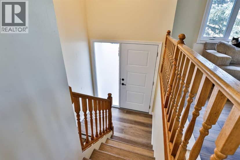 186 Oxford Road W — photo 13 of 22