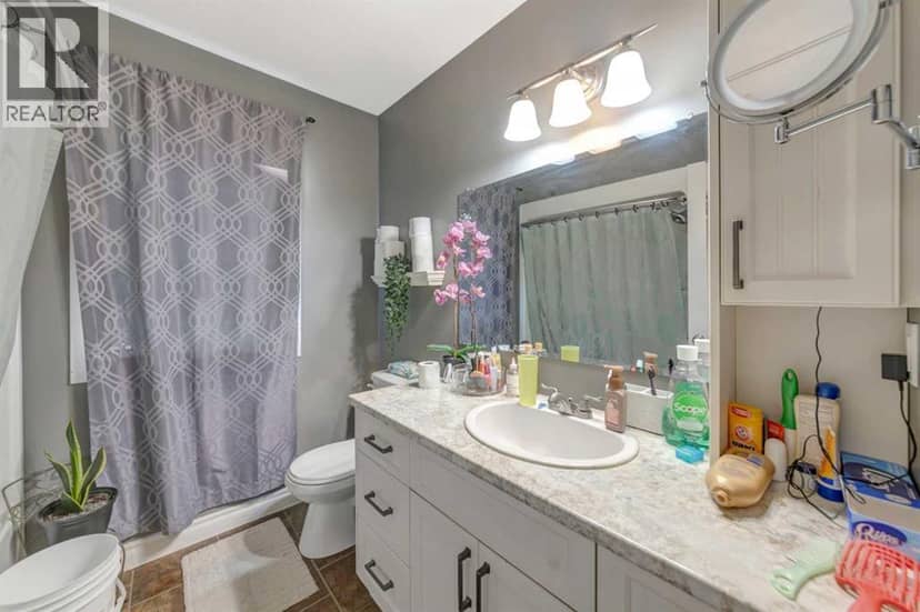6501 39 Street — photo 17 of 32