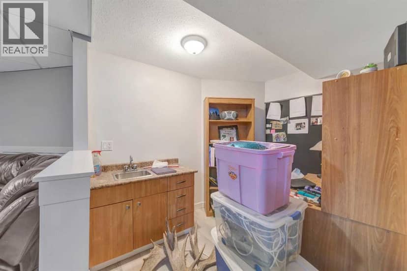 6501 39 Street — photo 19 of 32