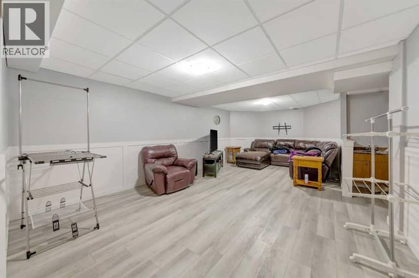 6501 39 Street — photo 18 of 32