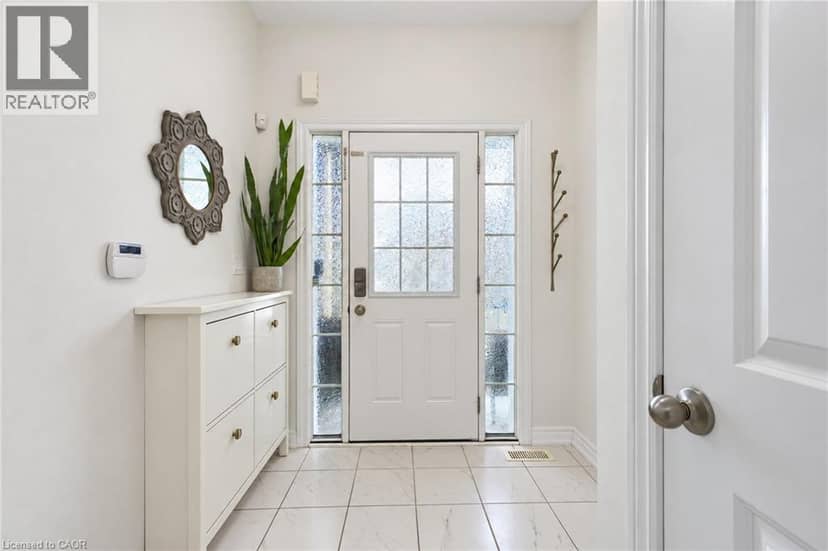 60 STARLING Drive, Hamilton, photo 3