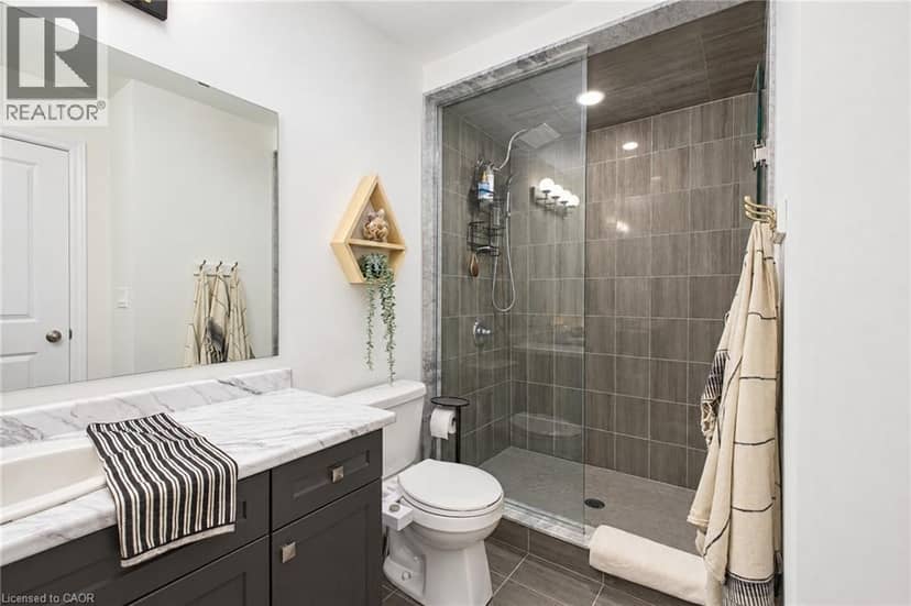 60 STARLING Drive — photo 23 of 39