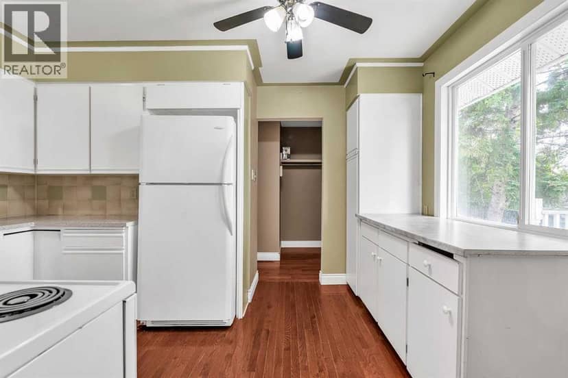 5820 Dalmead Crescent NW — photo 14 of 40