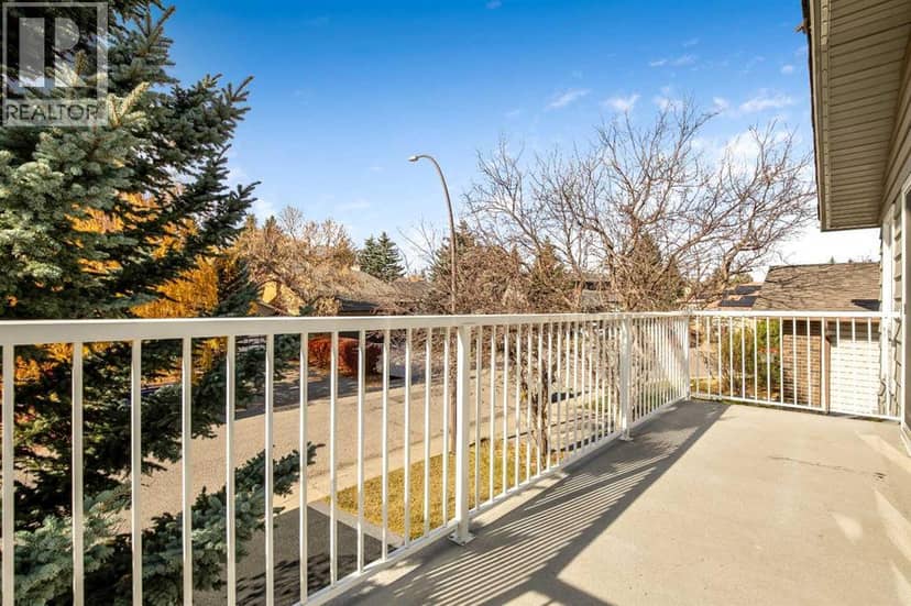 71 Strathclair Rise SW — photo 12 of 38