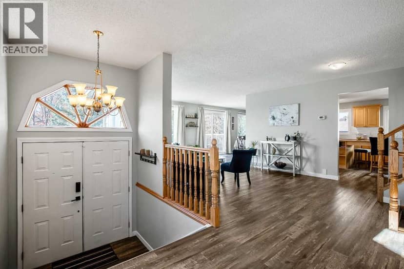 71 Strathclair Rise SW, Calgary, photo 2
