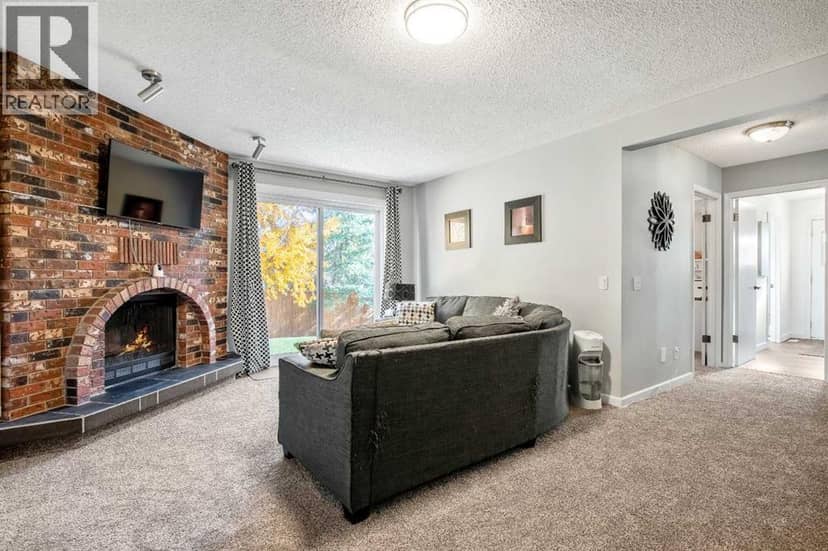 71 Strathclair Rise SW — photo 21 of 38