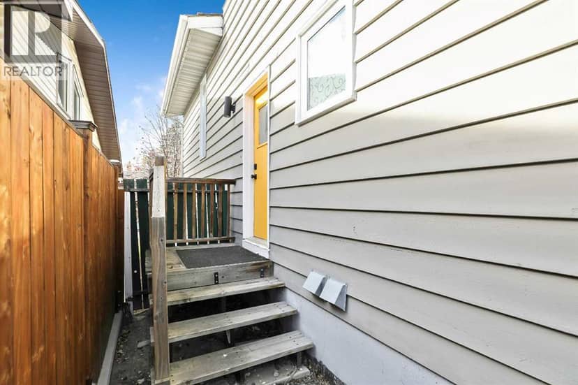 71 Strathclair Rise SW — photo 26 of 38