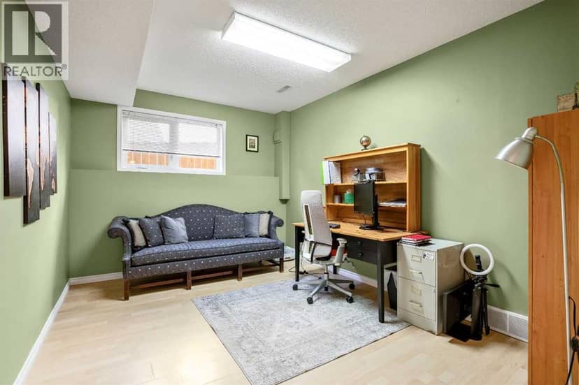 71 Strathclair Rise SW — photo 28 of 38