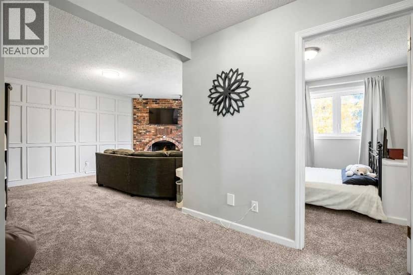 71 Strathclair Rise SW — photo 20 of 38