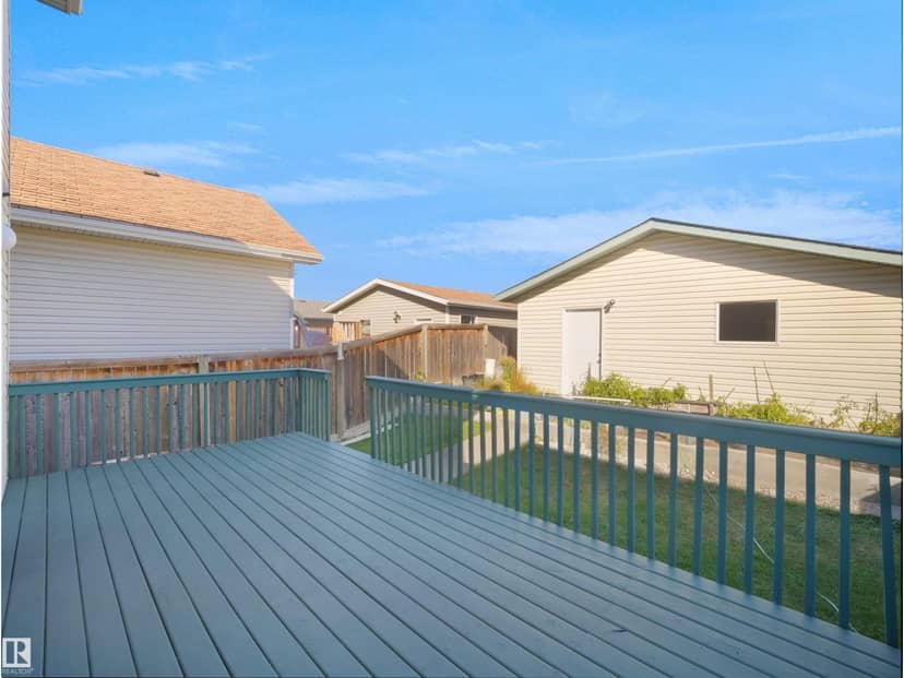 3122 30 AV NW — photo 14 of 40