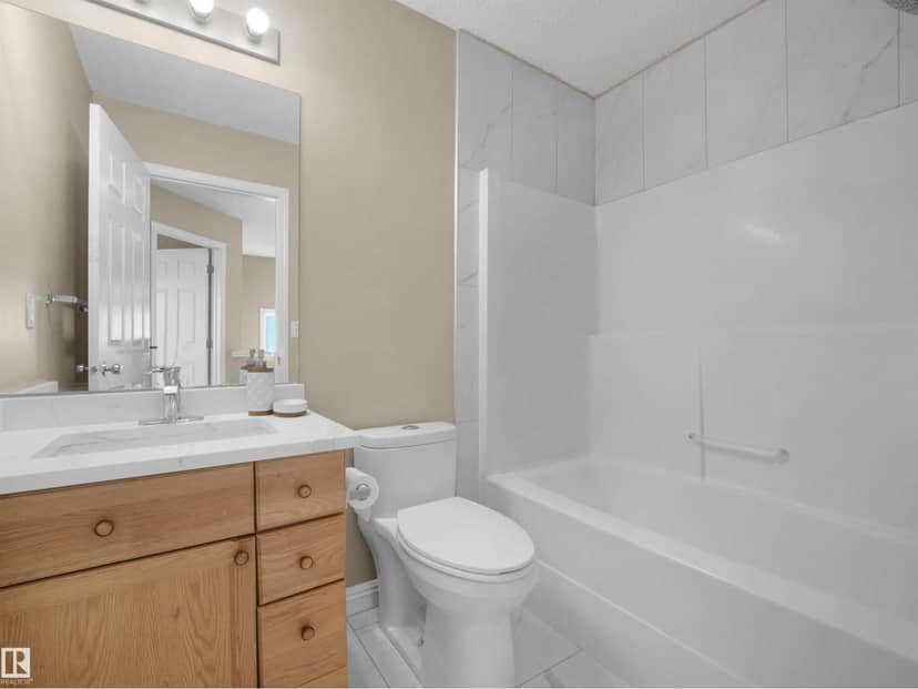 3122 30 AV NW — photo 36 of 40