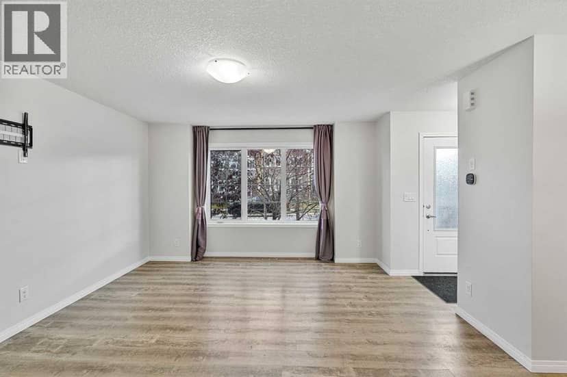188 Yorkville Avenue SW — photo 13 of 40