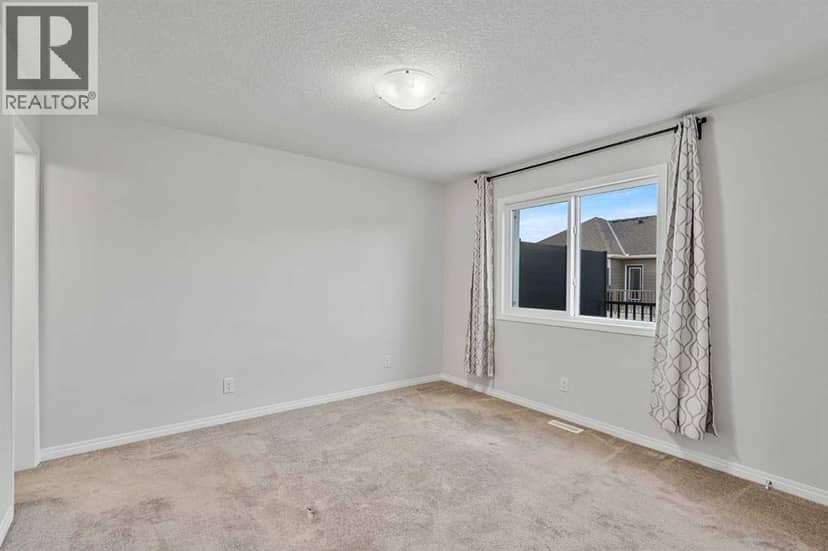 188 Yorkville Avenue SW — photo 23 of 40