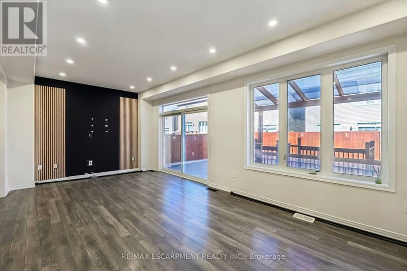 16 Alexandra Drive — photo 10 of 40