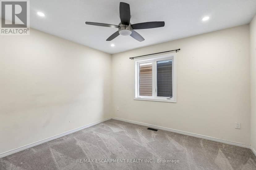 16 Alexandra Drive — photo 22 of 40
