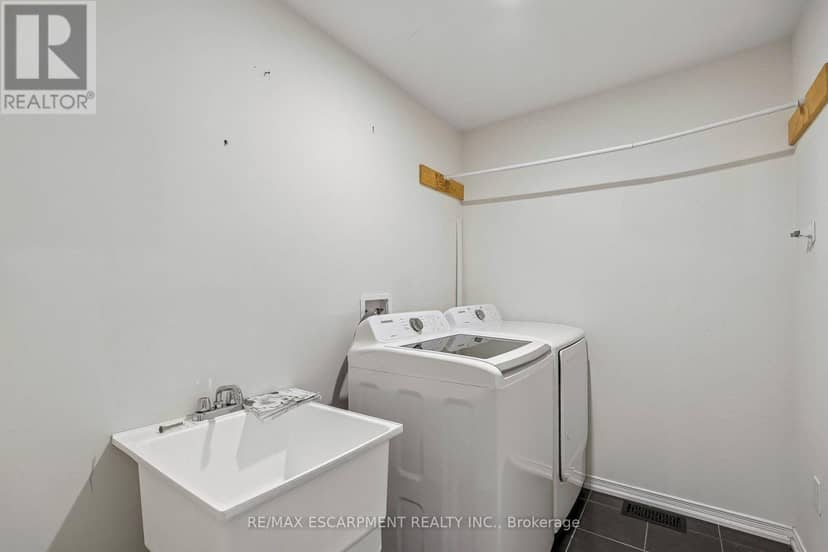 16 Alexandra Drive — photo 27 of 40