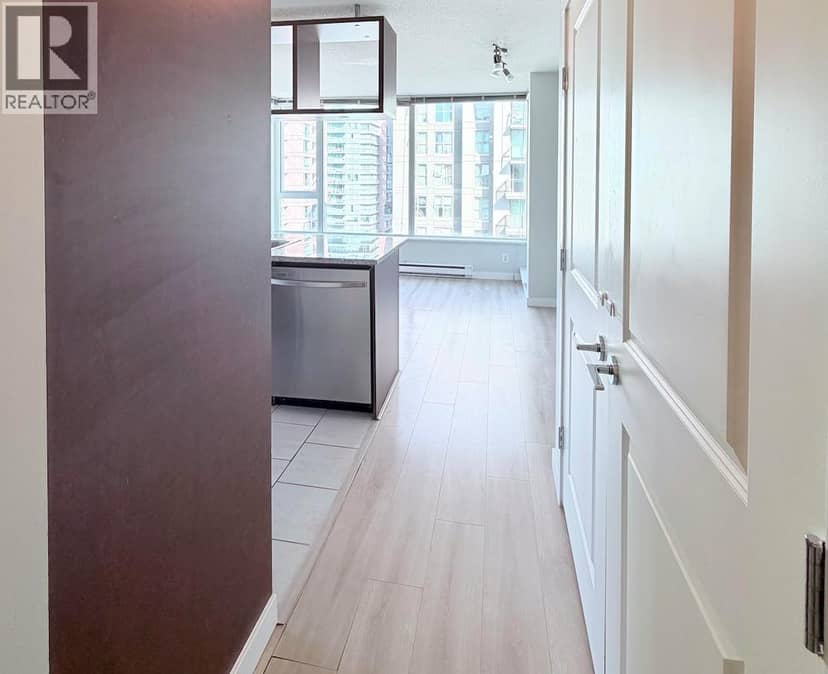 1702 1001 Richards Street, Vancouver, photo 3