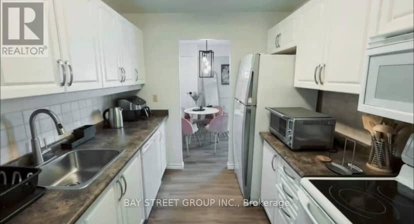 1005 - 858 Commissioners Road E, London South, photo 7