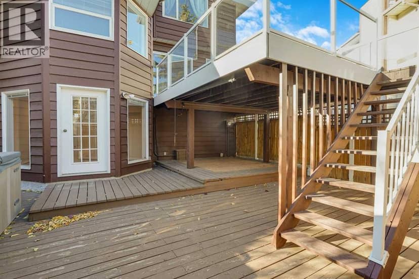 84 Strathlorne Crescent SW — photo 34 of 40