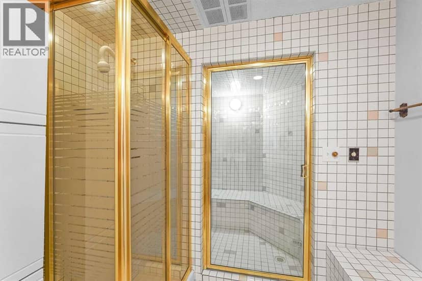 84 Strathlorne Crescent SW — photo 32 of 40