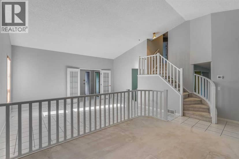 84 Strathlorne Crescent SW, Calgary, photo 7