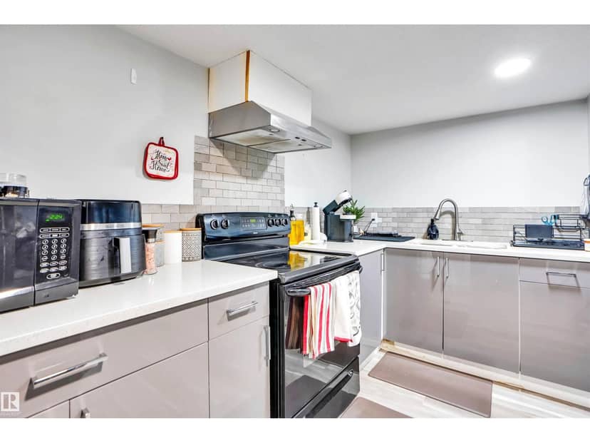 2743 Collins Cr SW — photo 35 of 40