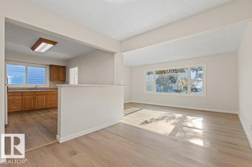 9640 74 AV NW — photo 17 of 40