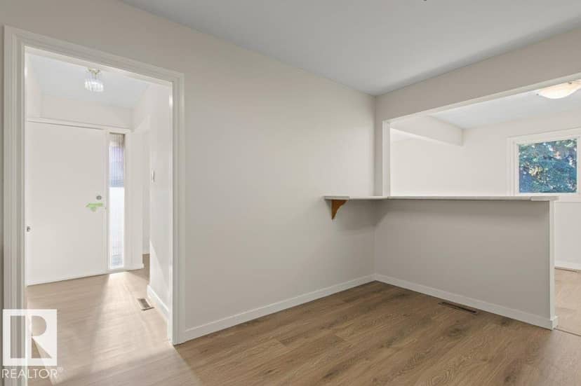 9640 74 AV NW — photo 24 of 40